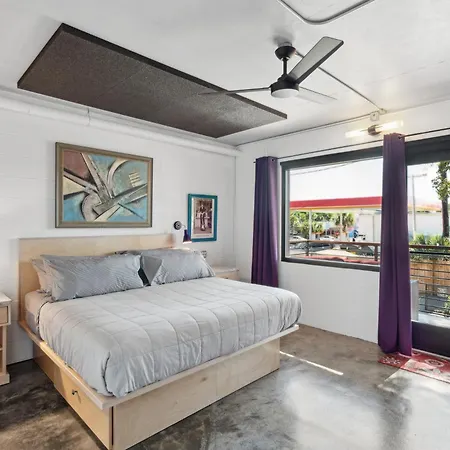 Boutique Vera Hotel In The Heart Of Folly Beach Exterior photo