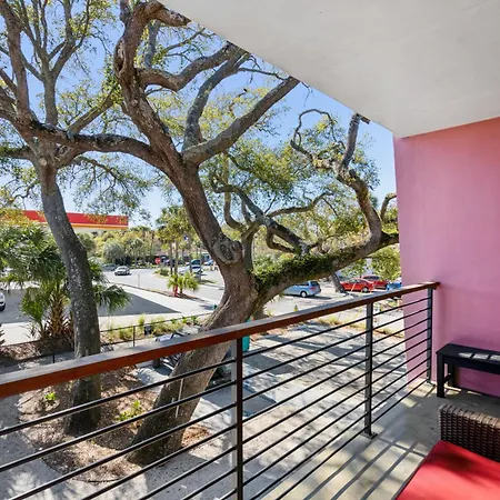 Boutique Vera Hotel In The Heart Of Folly Beach Exterior photo
