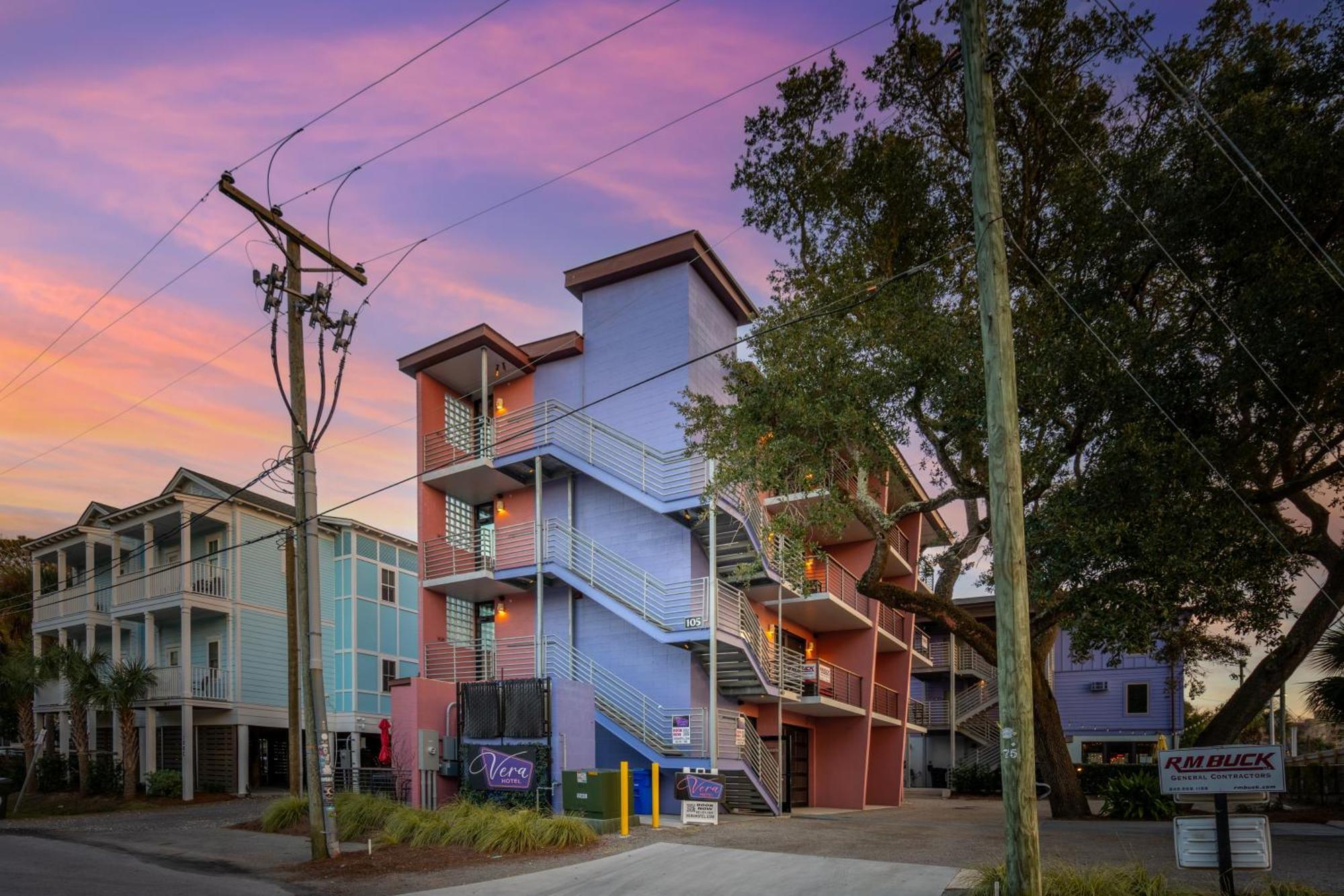 Hotel Boutique Vera In The Heart Of Folly *
